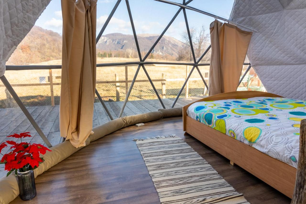 Cort de lux Brancoveanu Glamping Varatici
