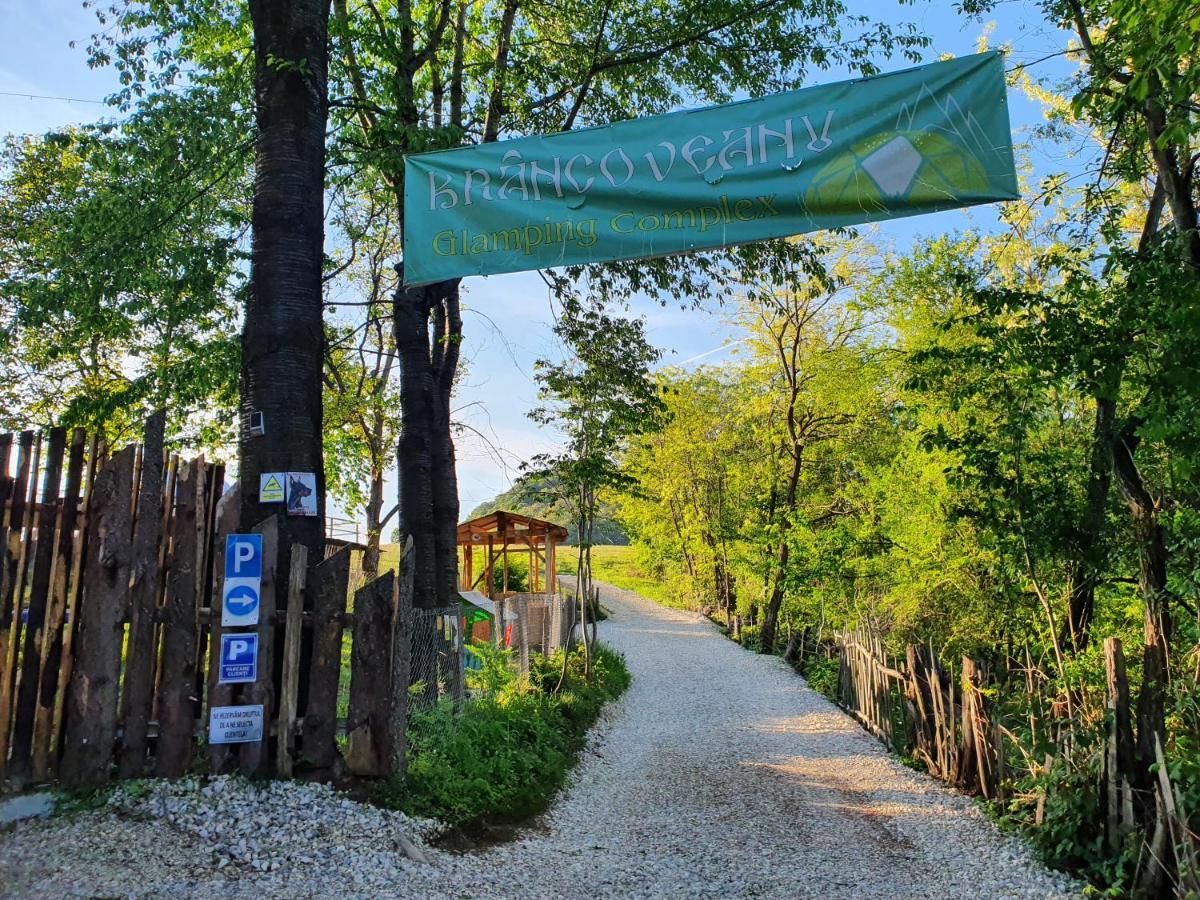 Cort de lux Brancoveanu Glamping Varatici
